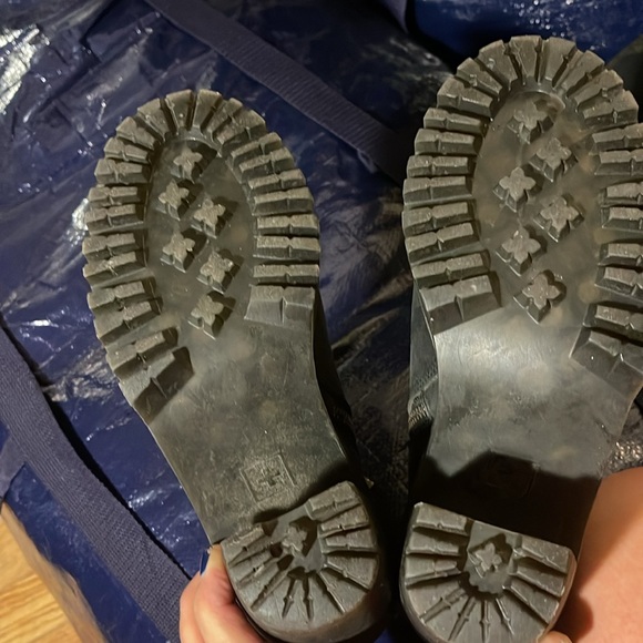 DR Martens, The original, Magdalena, Black Leather, Chelsea Ankle Boot. - Picture 5 of 11